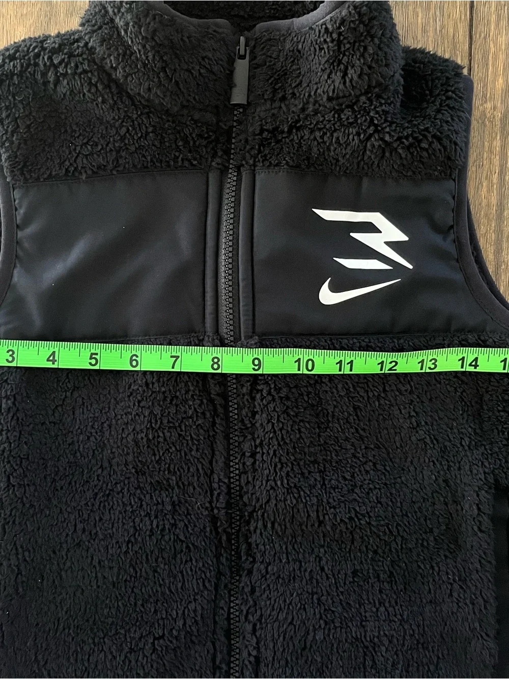 Nike Black Sherpa Fleece Kids Vest with White Logo size 8-9yrs